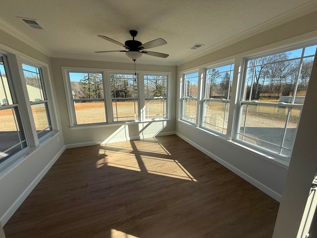 552 Adventure Isla Way, Campobello, SC 29322