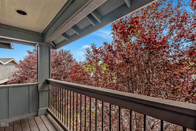 61390 Merriewood Court, Bend, OR 97702