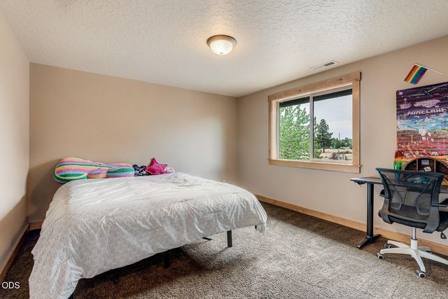 61390 Merriewood Court, Bend, OR 97702