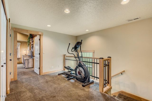 61390 Merriewood Court, Bend, OR 97702
