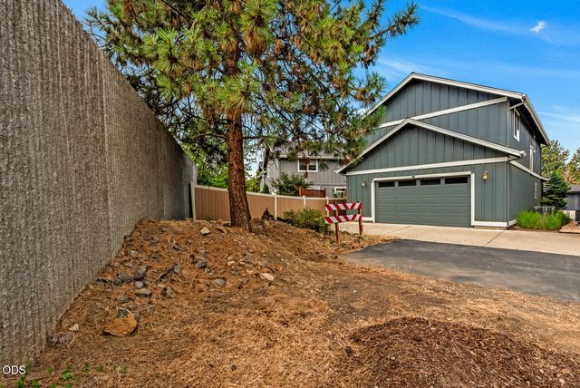 61390 Merriewood Court, Bend, OR 97702