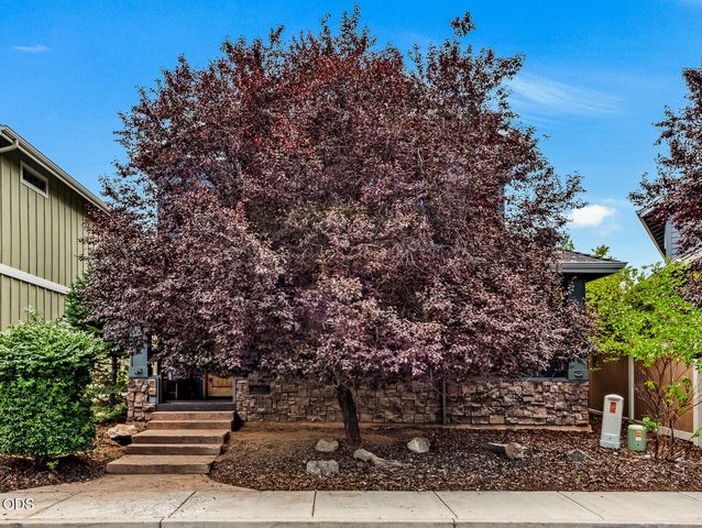 61390 Merriewood Court, Bend, OR 97702