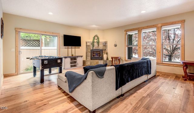 61390 Merriewood Court, Bend, OR 97702