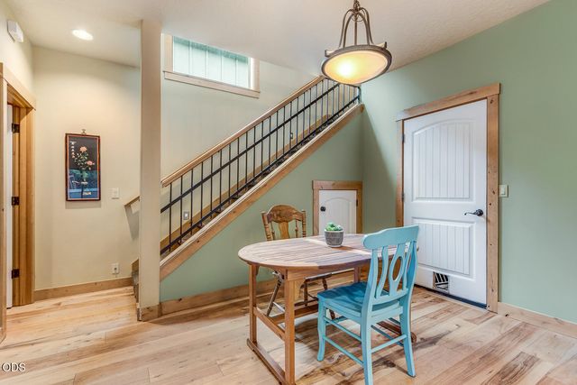 61390 Merriewood Court, Bend, OR 97702