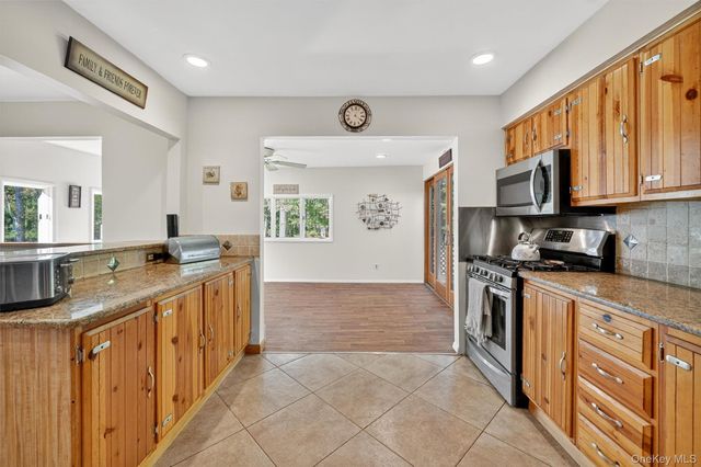 22 Parkside Drive, Congers, NY 10920