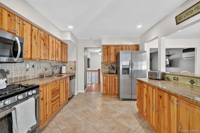 22 Parkside Drive, Congers, NY 10920