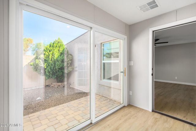 6534 W GRANDVIEW Road, Glendale, AZ 85306