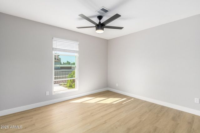 6534 W GRANDVIEW Road, Glendale, AZ 85306