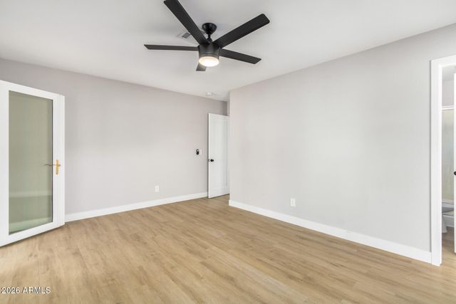6534 W GRANDVIEW Road, Glendale, AZ 85306