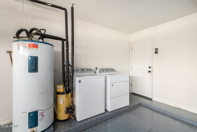 6534 W GRANDVIEW Road, Glendale, AZ 85306