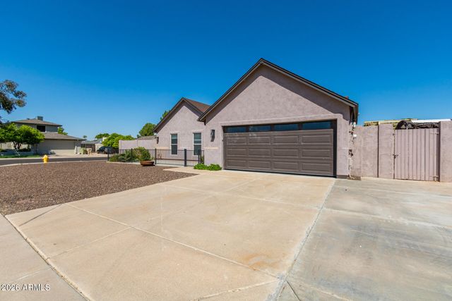 6534 W GRANDVIEW Road, Glendale, AZ 85306
