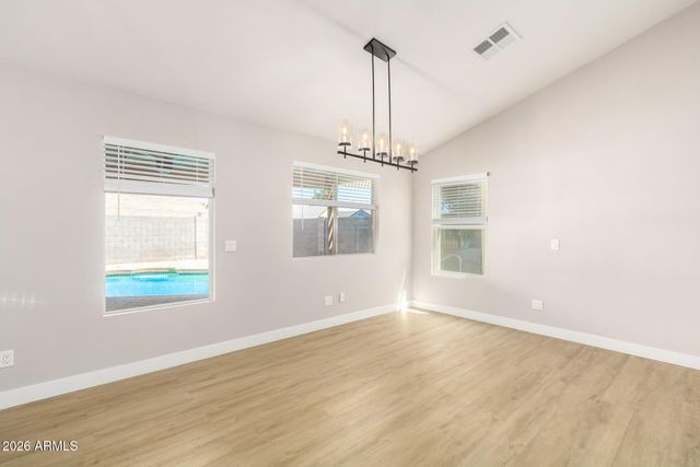 6534 W GRANDVIEW Road, Glendale, AZ 85306