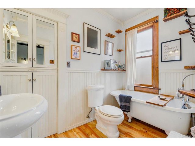 220 W 4th St, Loveland, CO 80537