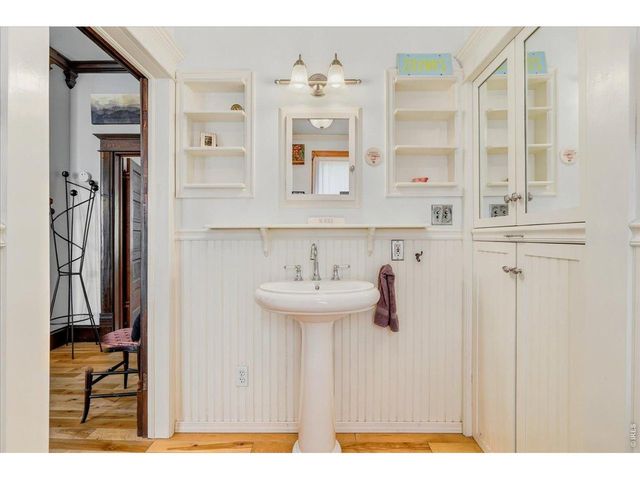220 W 4th St, Loveland, CO 80537