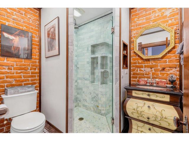220 W 4th St, Loveland, CO 80537