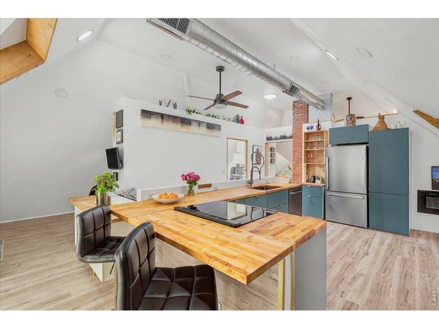 220 W 4th St, Loveland, CO 80537