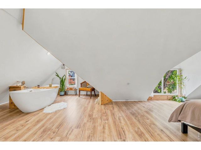 220 W 4th St, Loveland, CO 80537