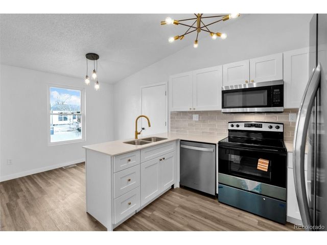 236 Jefferson Dr, Bennett, CO 80102