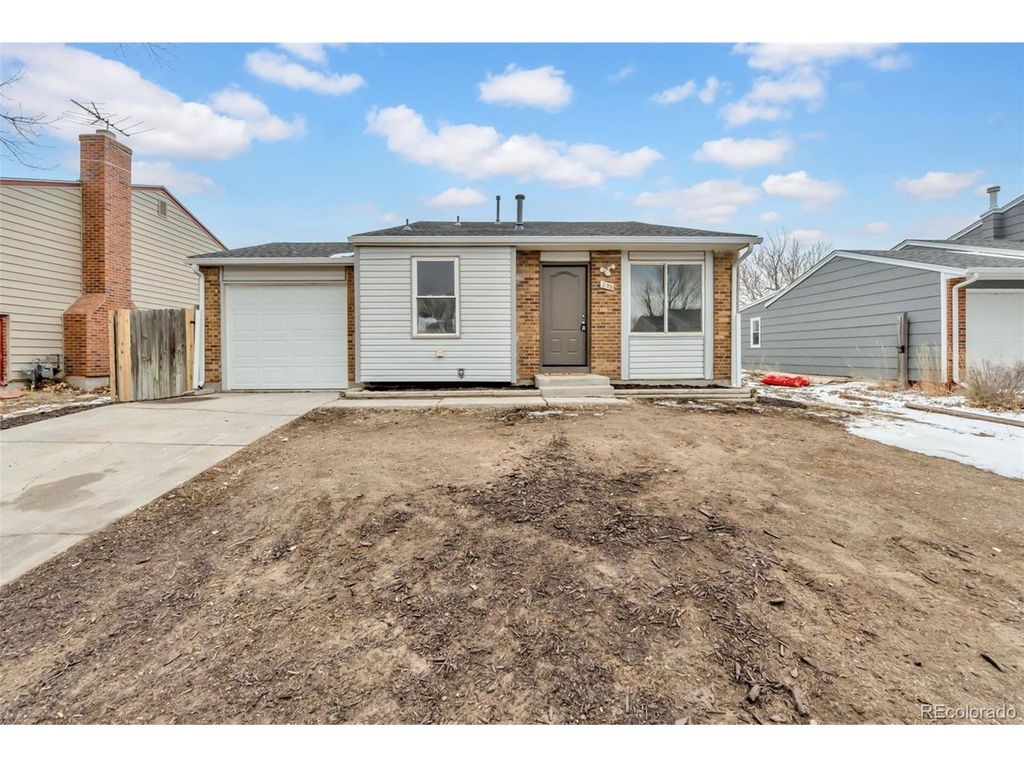 236 Jefferson Dr, Bennett, CO 80102