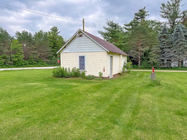 3102 W Saginaw Road, Coleman, MI 48618