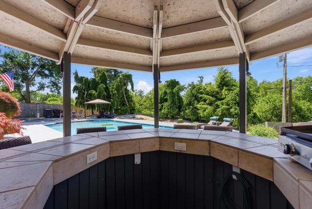 2938 Montavesta Road, Lexington, KY 40502