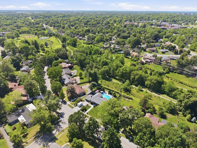 2938 Montavesta Road, Lexington, KY 40502