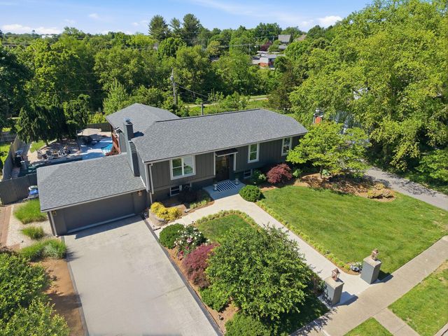 2938 Montavesta Road, Lexington, KY 40502