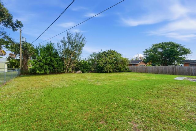 1809 SW Morelia Lane, Port St Lucie, FL 34953