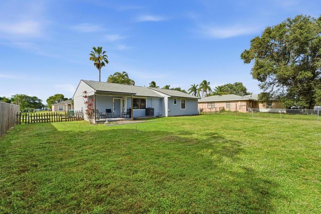 1809 SW Morelia Lane, Port St Lucie, FL 34953