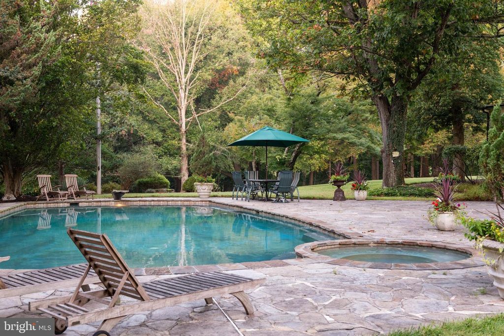 8555 HILL SPRING DR, Lutherville Timonium, MD 21093