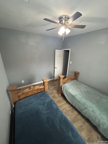 1214 Chalmers Ave, San Antonio, TX 78211