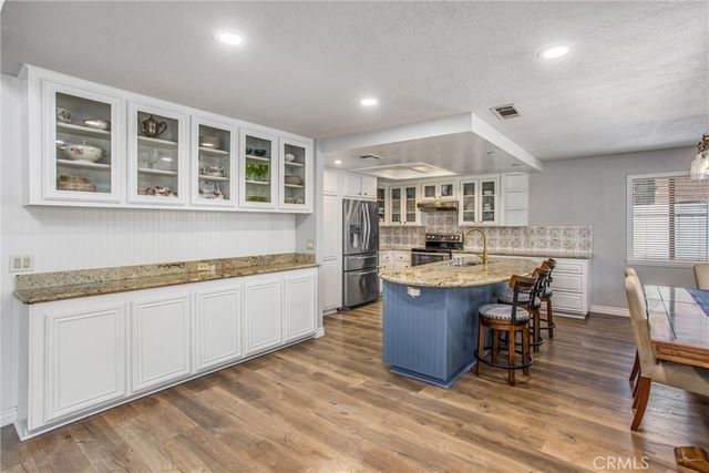 21815 Strawberry Lane, Canyon Lake, CA 92587