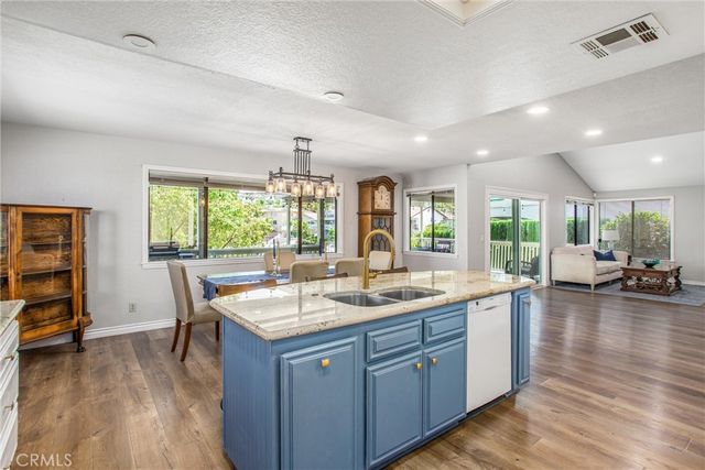 21815 Strawberry Lane, Canyon Lake, CA 92587