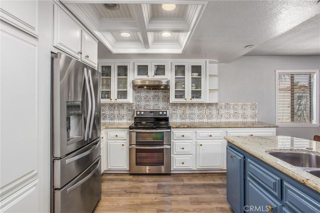 21815 Strawberry Lane, Canyon Lake, CA 92587
