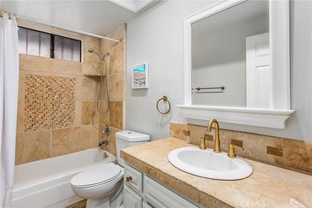 21815 Strawberry Lane, Canyon Lake, CA 92587