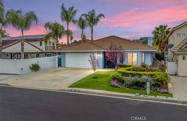 21815 Strawberry Lane, Canyon Lake, CA 92587