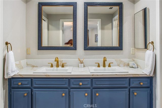 21815 Strawberry Lane, Canyon Lake, CA 92587