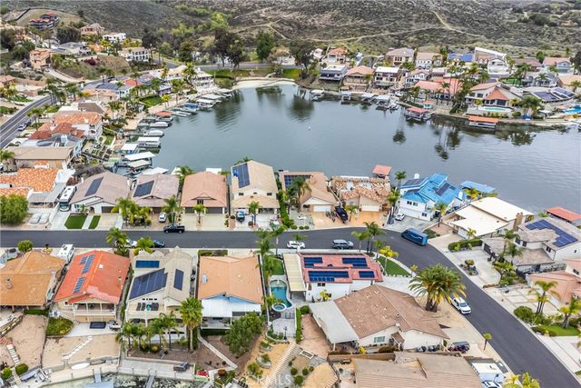 21815 Strawberry Lane, Canyon Lake, CA 92587