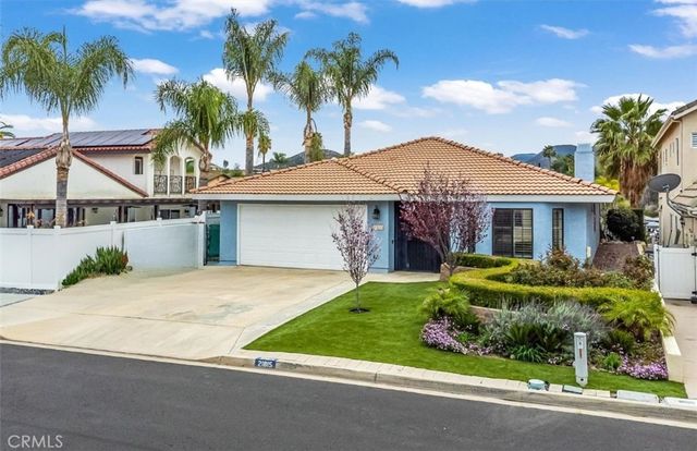 21815 Strawberry Lane, Canyon Lake, CA 92587