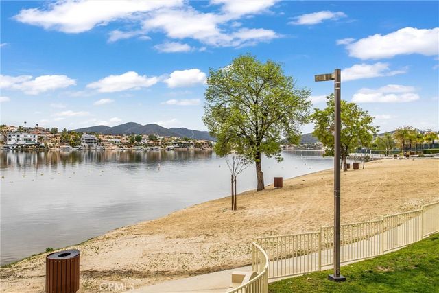21815 Strawberry Lane, Canyon Lake, CA 92587