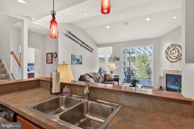 2816 MIMOSA LN, Lancaster, PA 17601