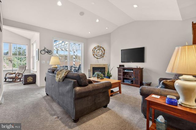 2816 MIMOSA LN, Lancaster, PA 17601