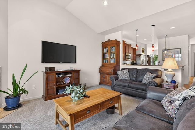 2816 MIMOSA LN, Lancaster, PA 17601