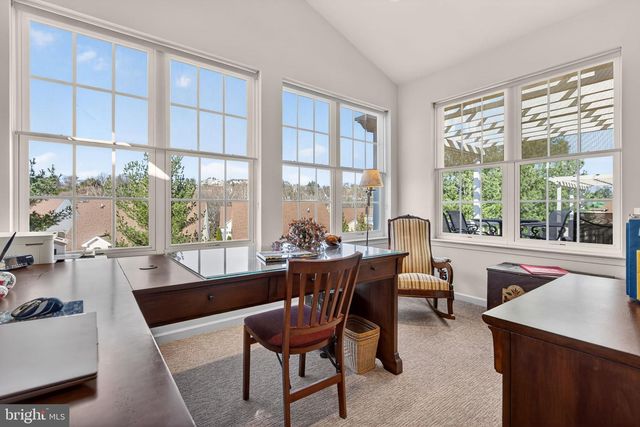 2816 MIMOSA LN, Lancaster, PA 17601