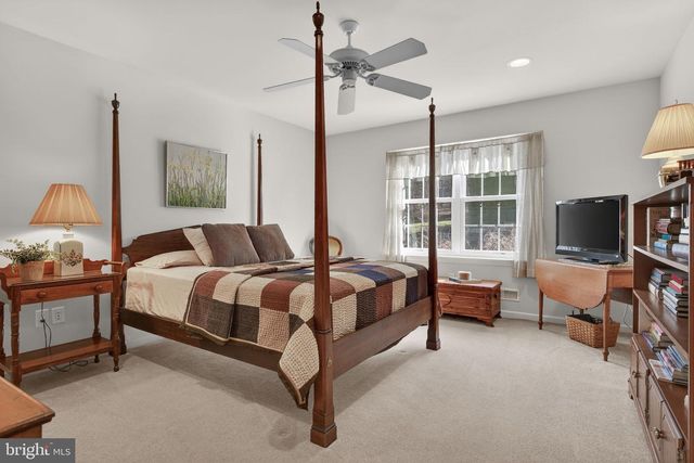 2816 MIMOSA LN, Lancaster, PA 17601