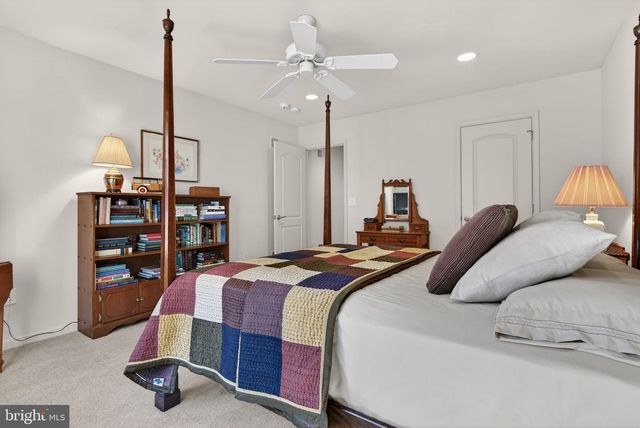 2816 MIMOSA LN, Lancaster, PA 17601