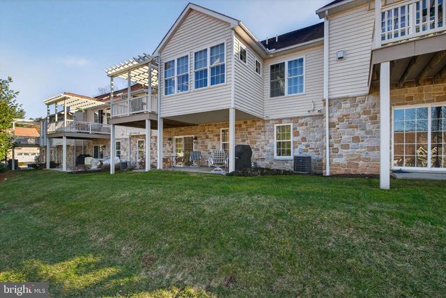 2816 MIMOSA LN, Lancaster, PA 17601