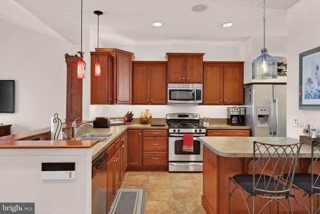 2816 MIMOSA LN, Lancaster, PA 17601