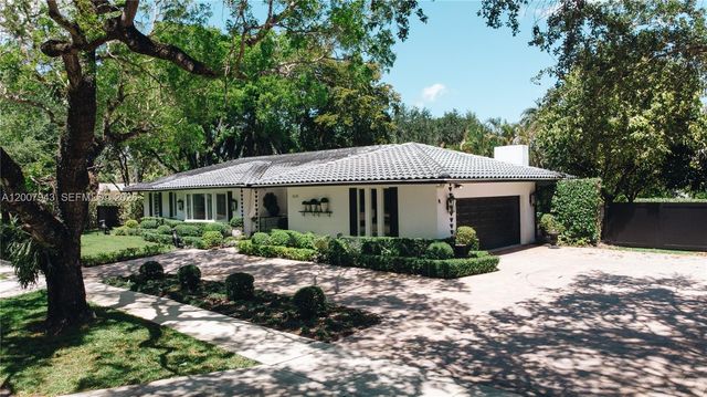 16241 W Troon Circle, Miami Lakes, FL 33014