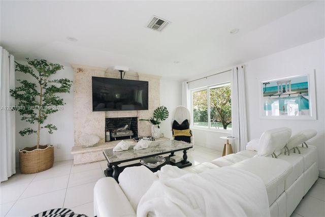 16241 W Troon Circle, Miami Lakes, FL 33014